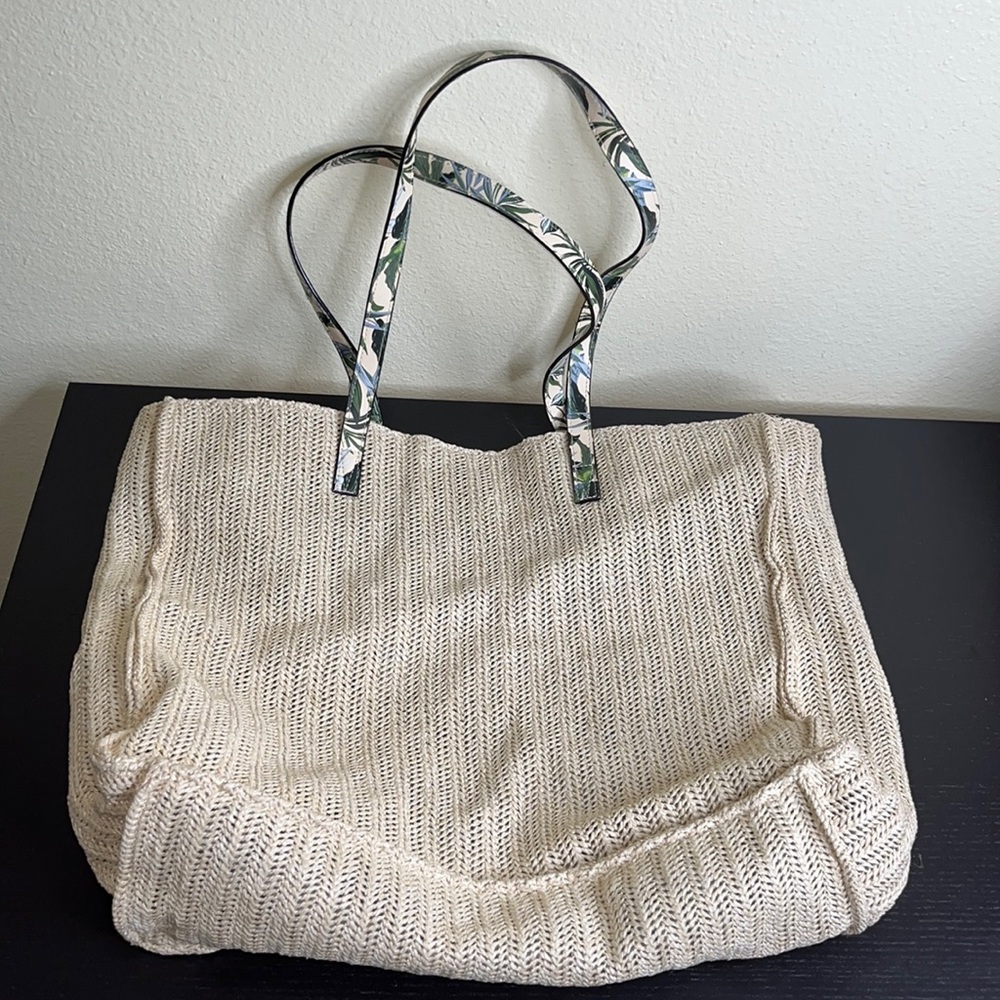 VS Large Beach Tote - Picture 4 of 7